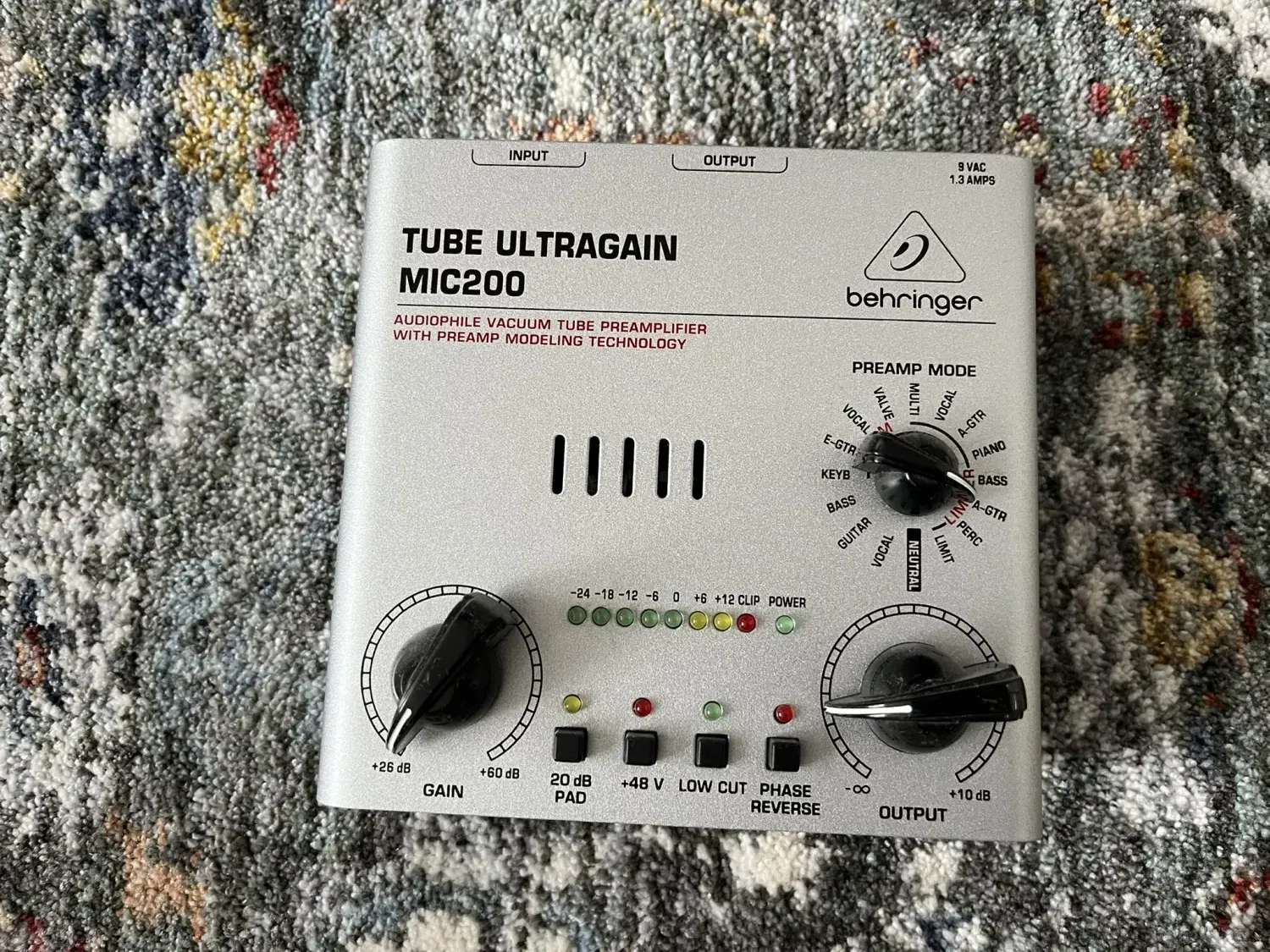 Behringer MIC200 Csöves Ultragain Előerősítő Előfok