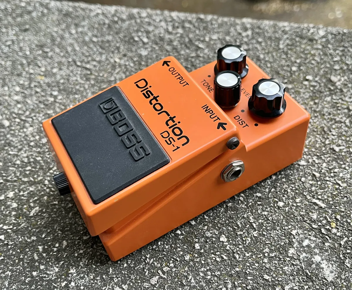 BOSS DS-1 distortion   pedál Torzító