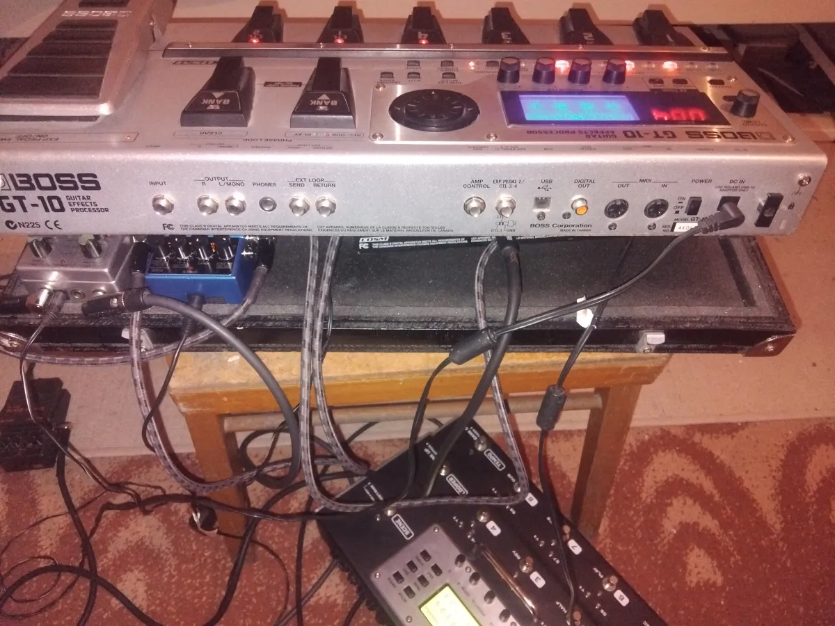 BOSS GT-10 Multieffekt