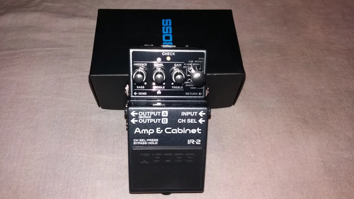BOSS IR-2 Amp & Cabinet Pedal