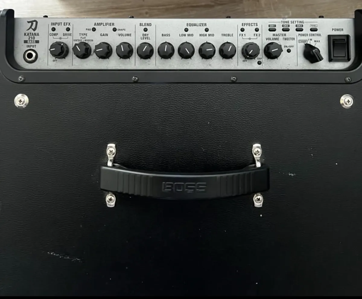 BOSS Katana 210B Bassgitarren-Modeling-Verstärker