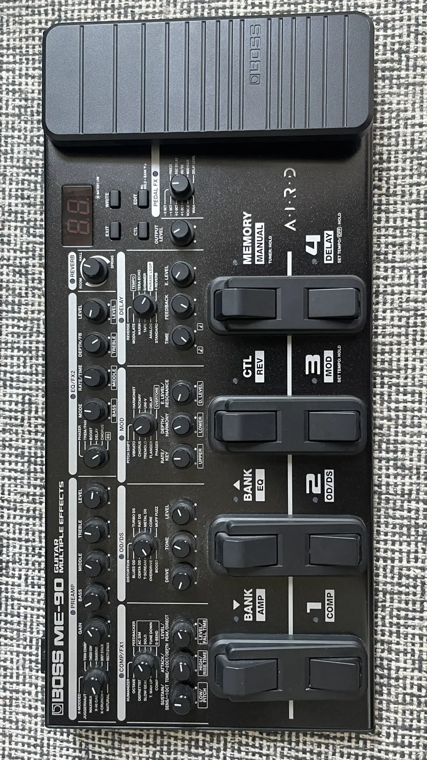 BOSS Me-90 Multieffekt