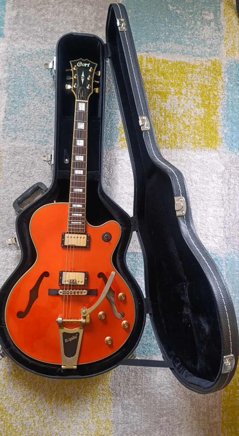 Cort Yorktown  Bigsby Elektromos gitár