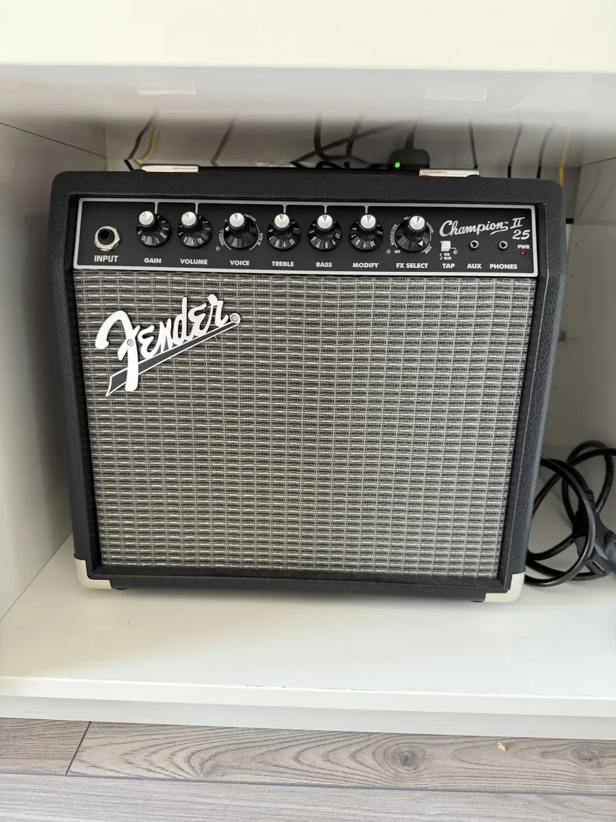 Fender Champion II 25 Combo de guitarra