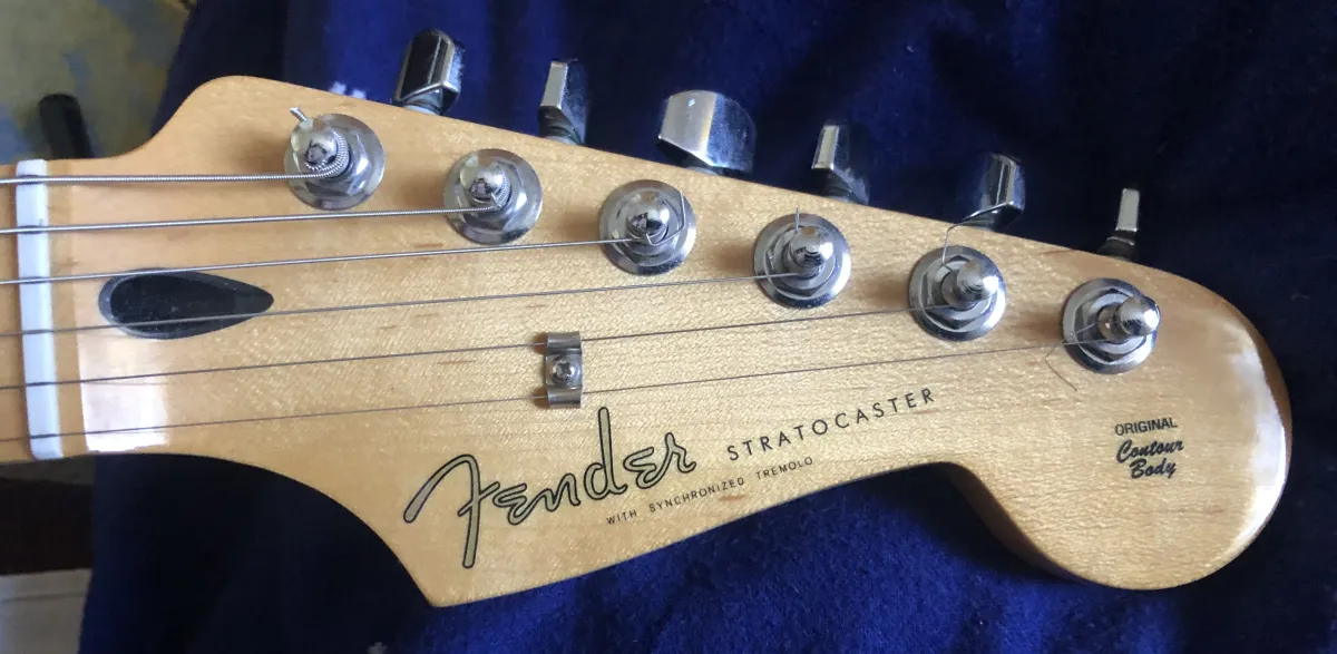 Fender Stratocaster Nyak