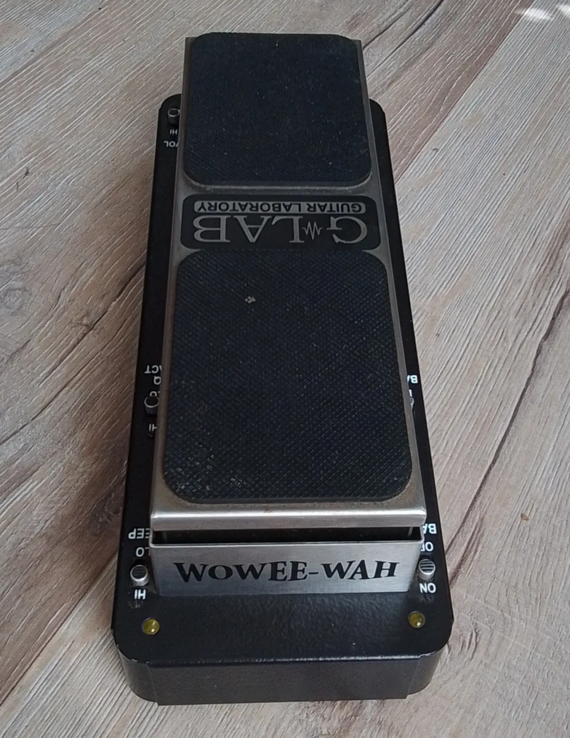 G-LAB Wowee-Wah Effect pedal