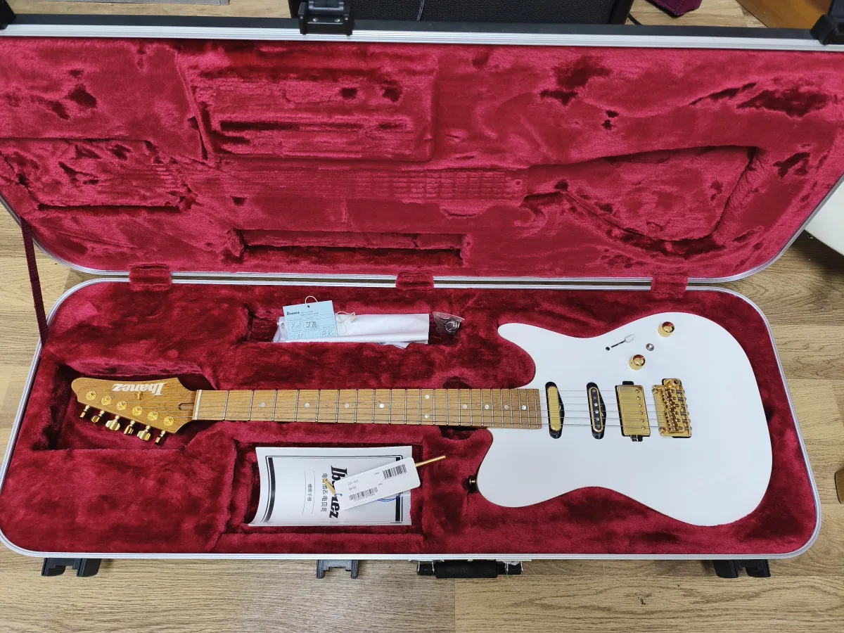 Ibanez LB1 WH Elektrická gitara