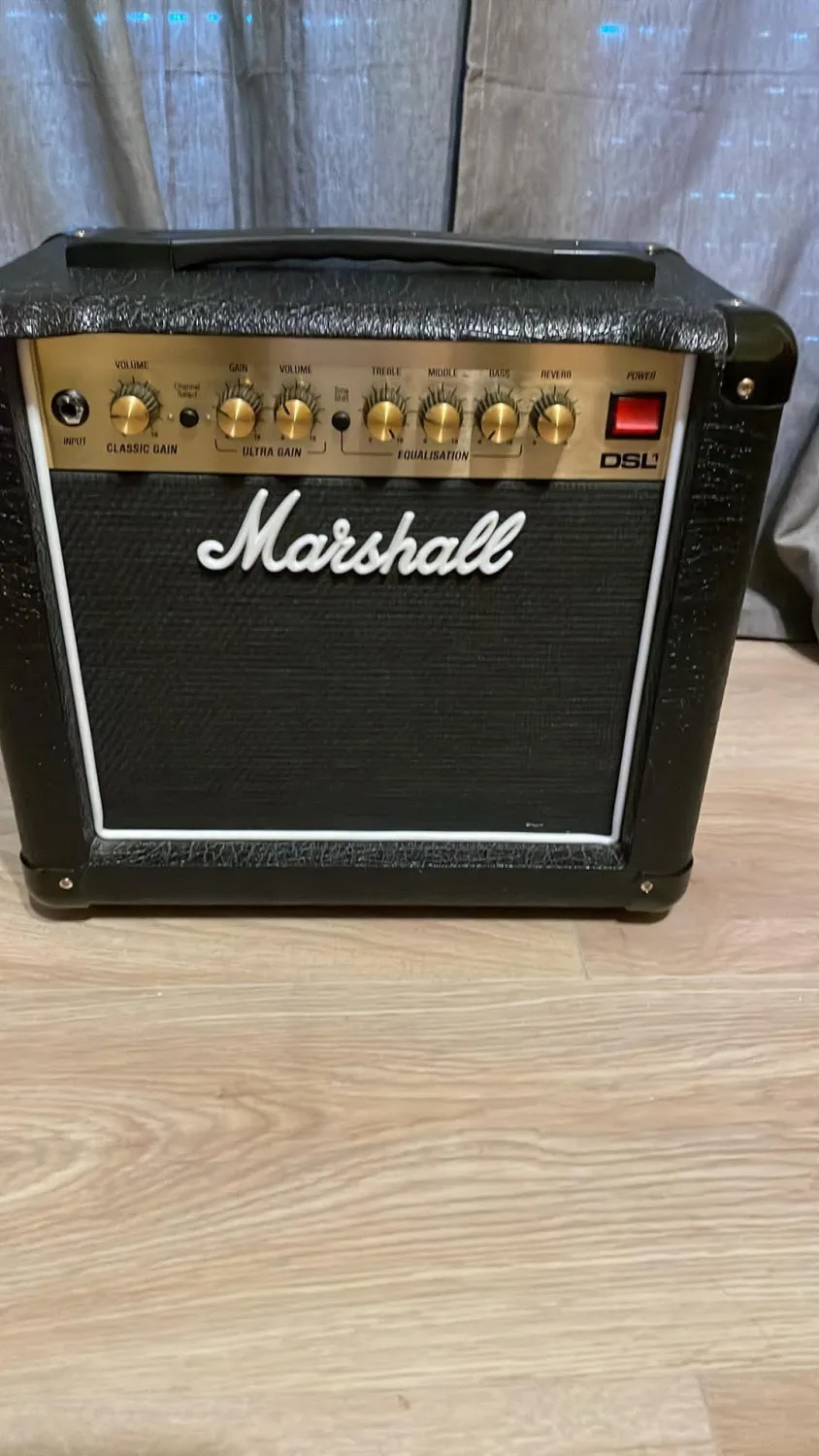 Marshall DSL-1 Csöves gitárkombó