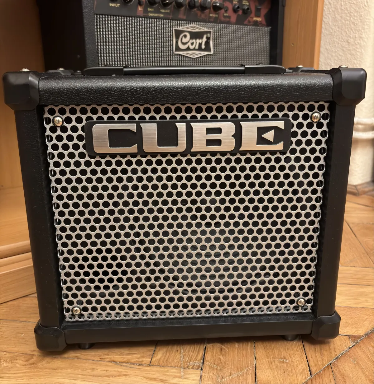 Roland Cube-10GX Gitárkombó