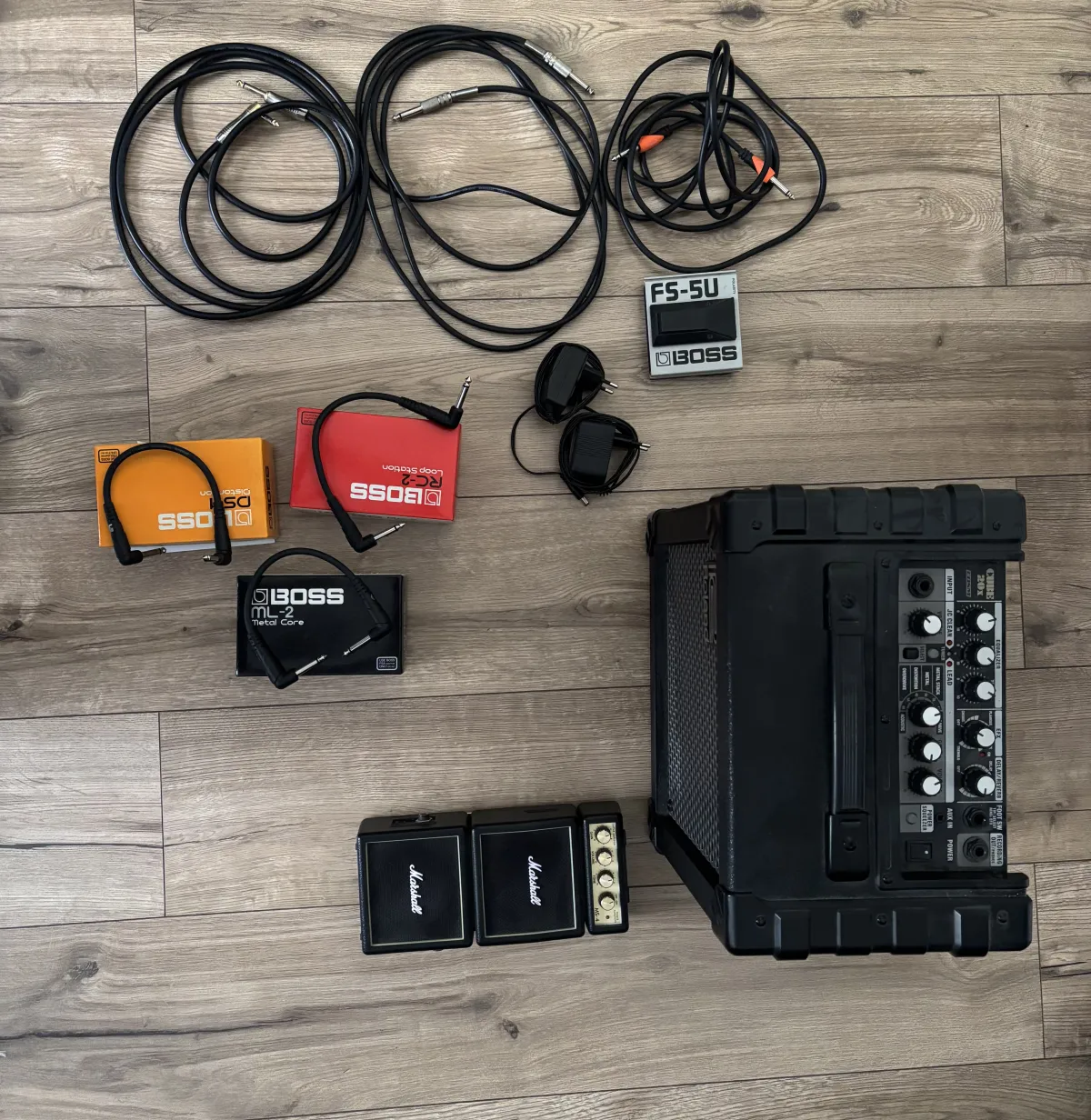 Roland Cube 20X + Boss pedálok RC-2, ML-2, DS-1, Boundle