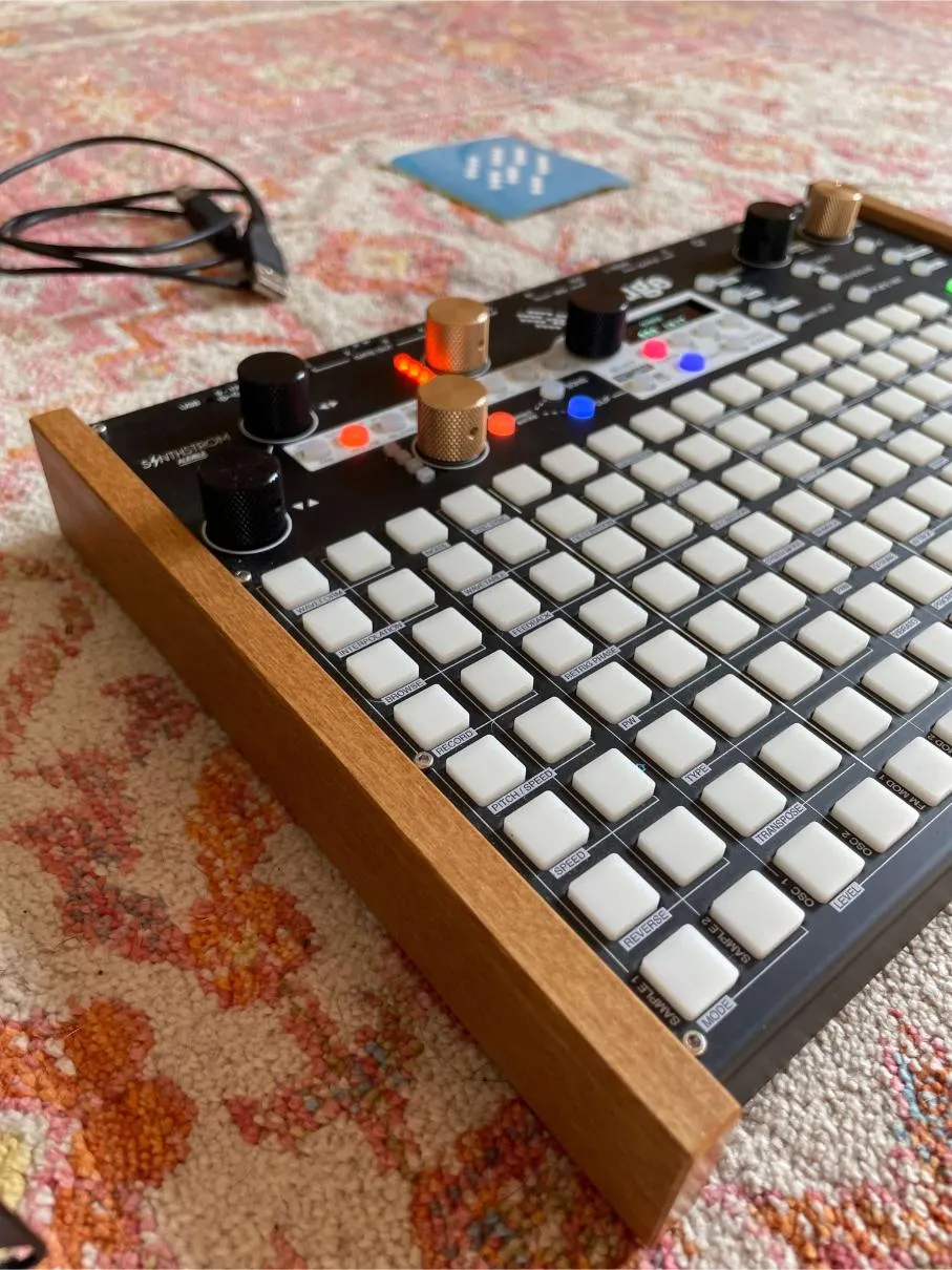 Synthstrom Audible Deluge OLED Groovebox