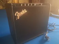 Fender Mustáng LT25