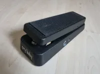 Eladó egy, még a 2000-es évek elejéről szarmazó, használt de megkímelt állapotú és teljesen működőképes Jim Dunlop - Cry Baby GCB95 Wah Pedal.Csere köszi nem érdekel. Személyesen Szombathelyen átvehető vagy [...]