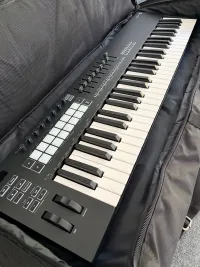 NOVATION Launchkey 61 mk3 + hozzá való  hordtáska MIDI billentyűzet - Hidvégi Áron [Ma, 17:34]