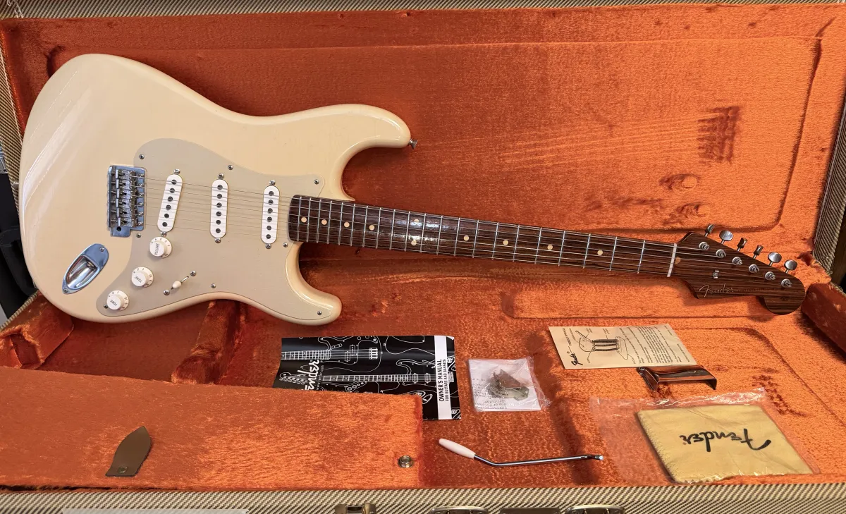 Fender John Cruz Masterbuilt Stratocaster Elektromos gitár