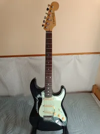 - Fleetwood Stratocaster Electric guitar - Vectra11 [Today, 12:26 pm]