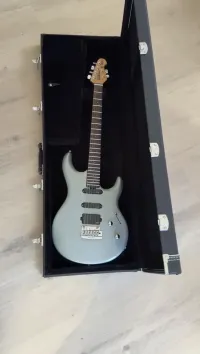 Music Man Luke 2003 Electric guitar - Kádár John [Today, 2:22 pm]