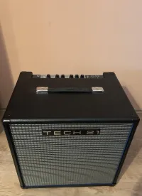 TECH 21 Vt bass 200 Basszusgitár kombó - Gabb Kristóf Szilárd [Ma, 08:22]