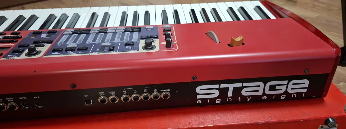 NORD Stage 88  első szériás, classic, Piano synthesizer