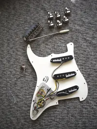 Squier Classic Vibe 70s Elektronika - JBart [Ma, 09:21]