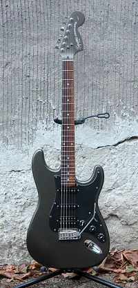 Squier Standard Stratocaster E-Gitarre - Hurtu [Today, 6:55 pm]