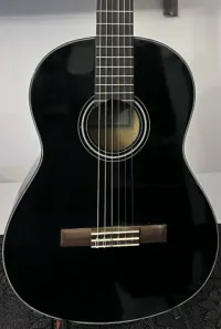 YAMAHA C40 BL gyönyörű hangú és kivitelű 4-4 nejlonhúros Klasszikus gitár