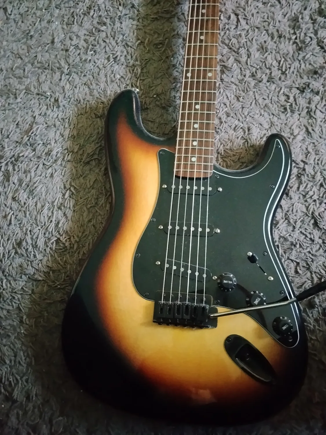 - ST stratocaster Elektromos gitár