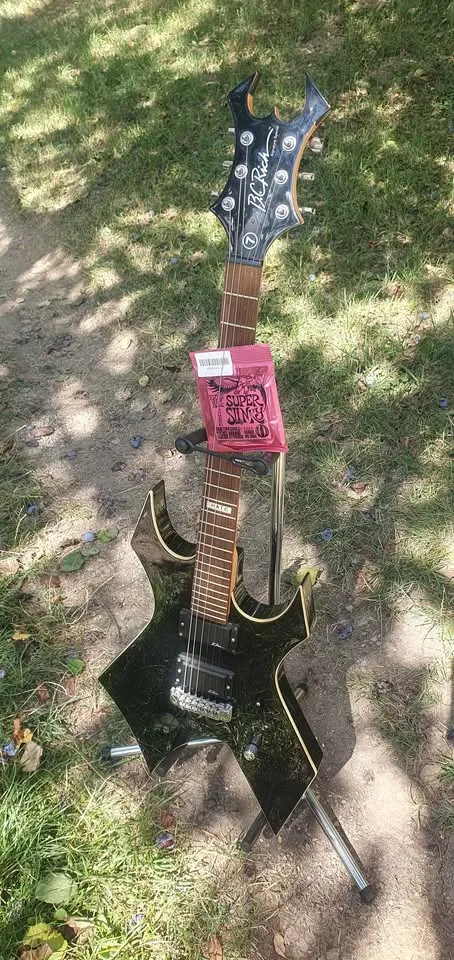 B.C. Rich  Elektromos gitár