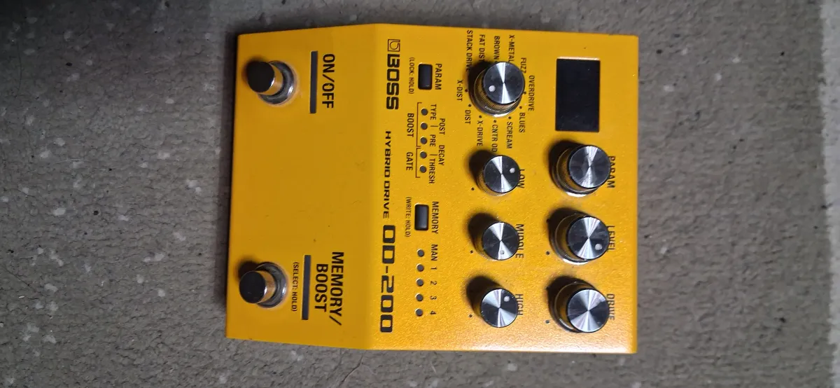 BOSS OD-200 Torzító