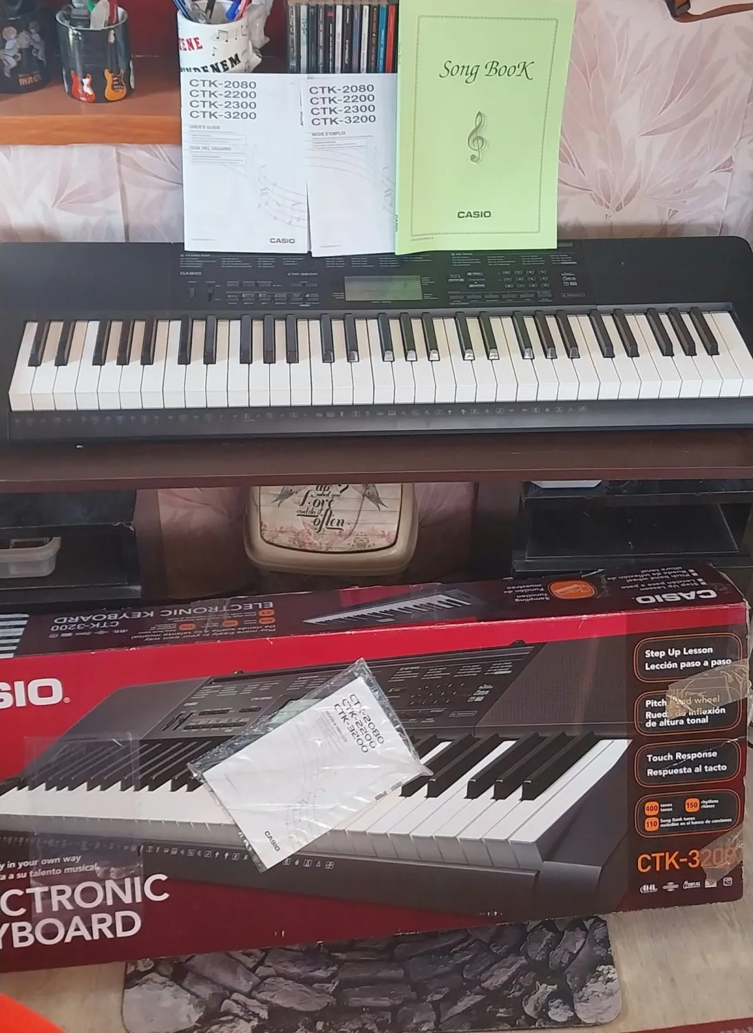 Casio CTK 3200 Synthesizer