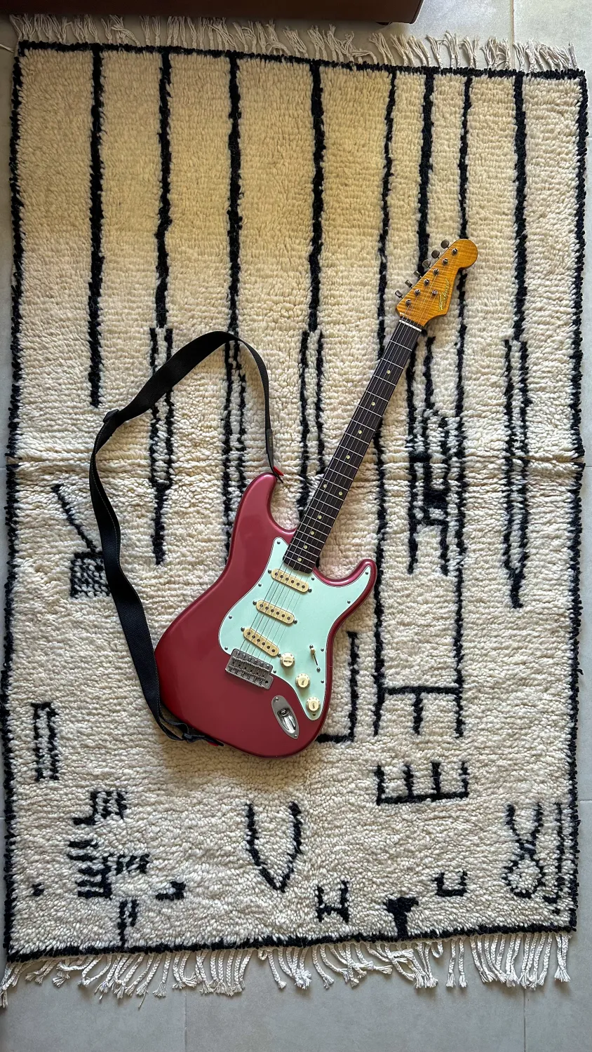 Erhard Handmade Instruments  Elektromos gitár