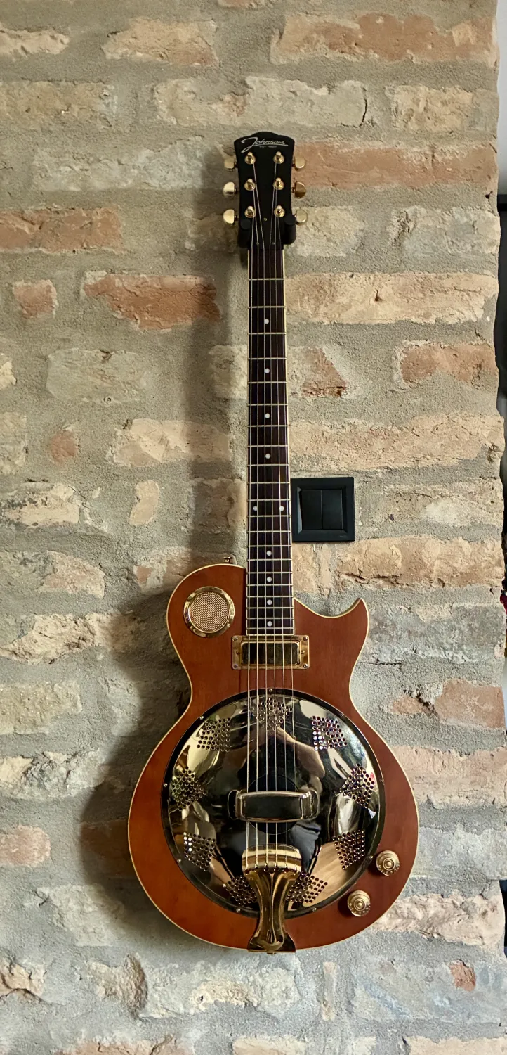 Johnson Elektro-dobro Guitarra electroacústica