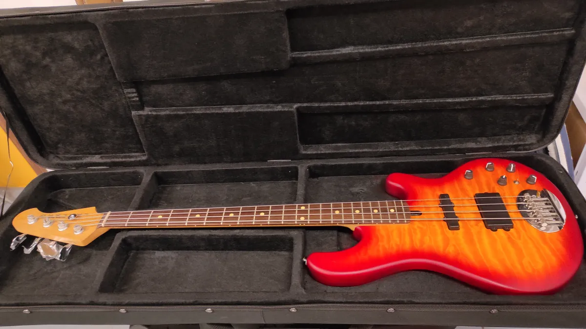 Lakland Skyline 44-02 Deluxe Bass guitar