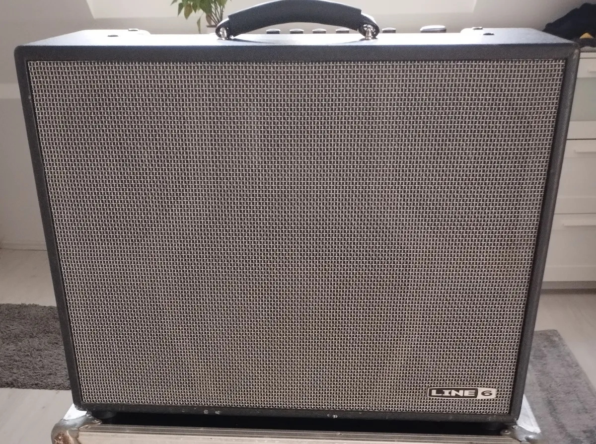 Line6 Firehawk 1500 Gitárkombó