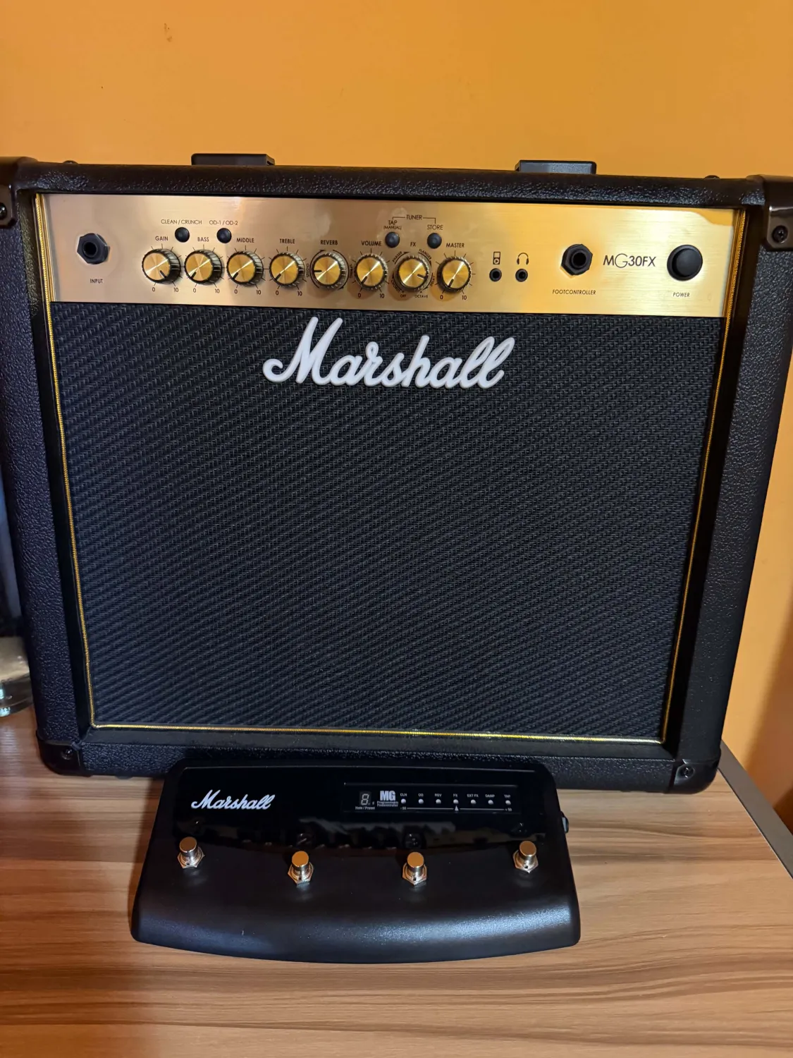 Marshall Mg30fx és MG lábkapcsoló Új modeling guitar amplifier