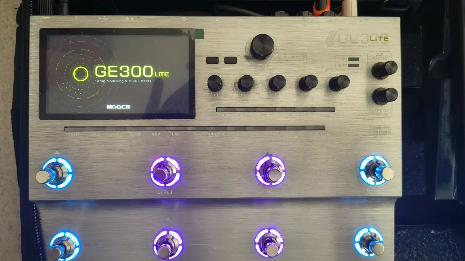 Mooer GE 300 LITE Multieffekt processzor