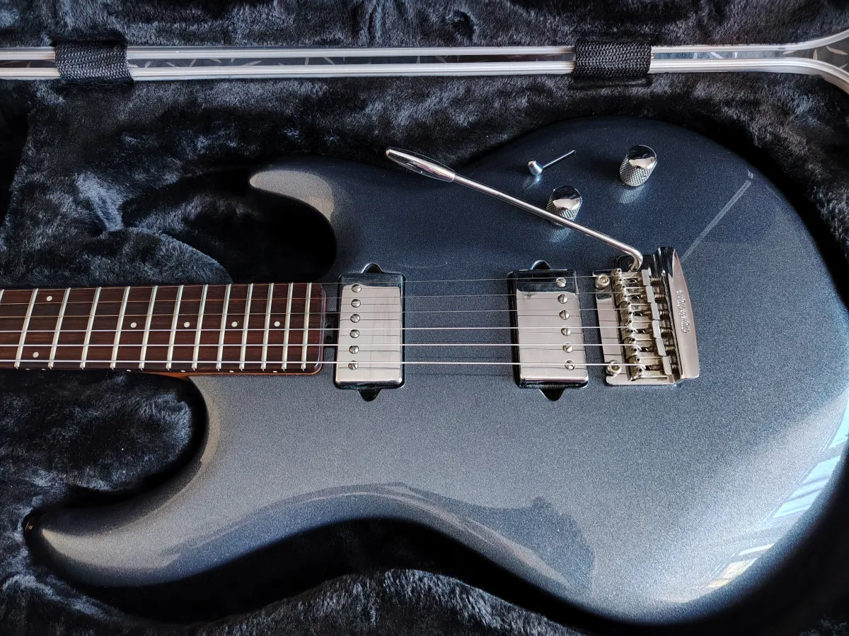 Music Man Luke 3 Electric guitar
