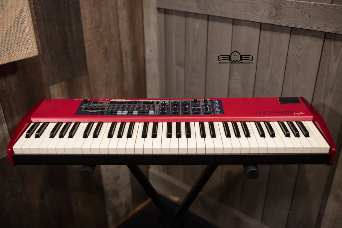 NORD Electro 2 Szintetizátor
