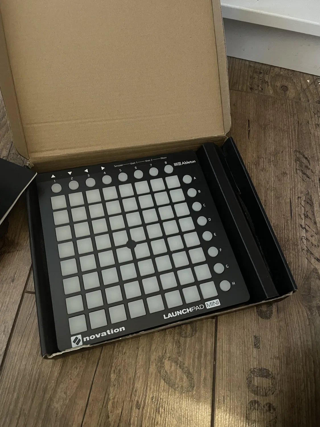 NOVATION Launchpad Mini MIDI Kontroller