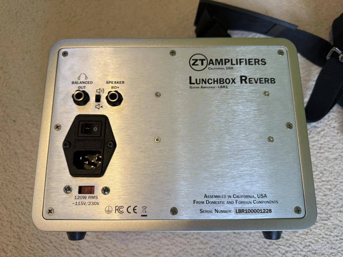 ZT LUNCHBOX 200W Akusztikus gitárerősítő