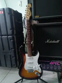 Squier Stratocaster Elektromos gitár - Zoltán Kriston Csigás [Ma, 11:28]