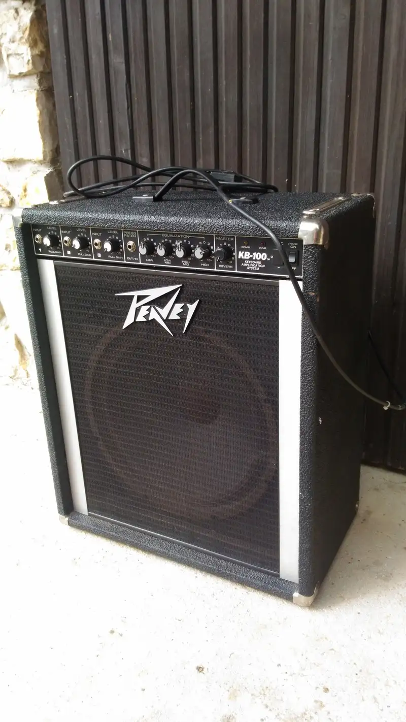 Peavey KB 100 Keyboard amplifier 44900 HUF eladó GS Fanatic