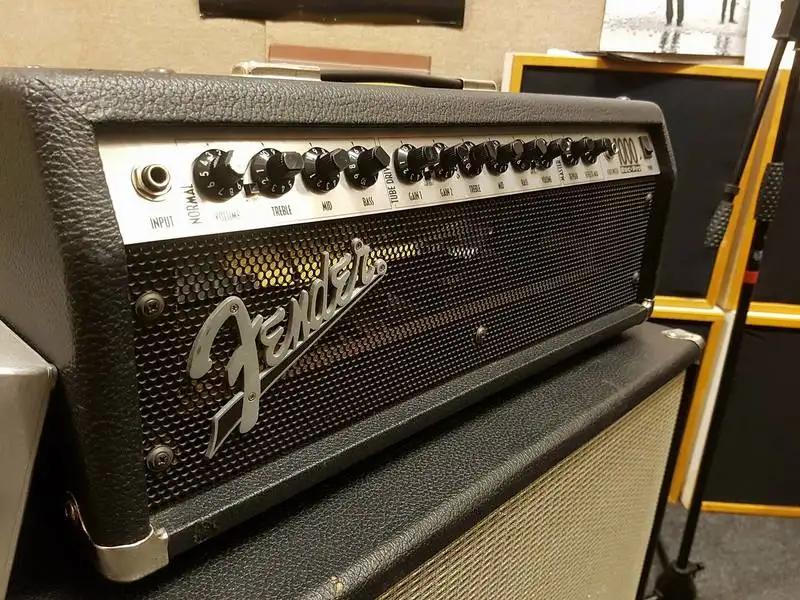 Fender RocPro 1000 Amplifier head and 80000 HUF eladó GS Fanatic