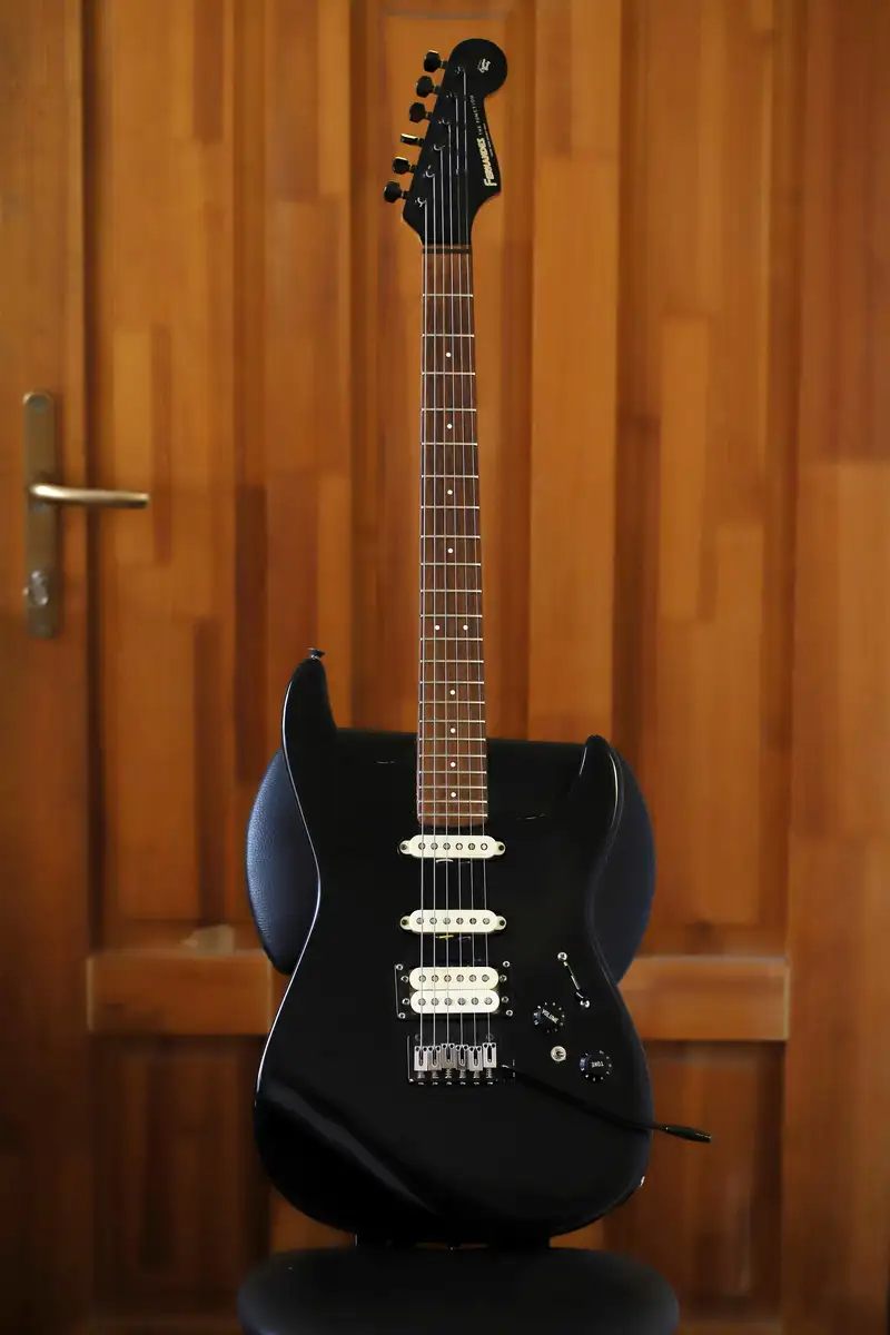 Fernandes Superstrat Electric guitar