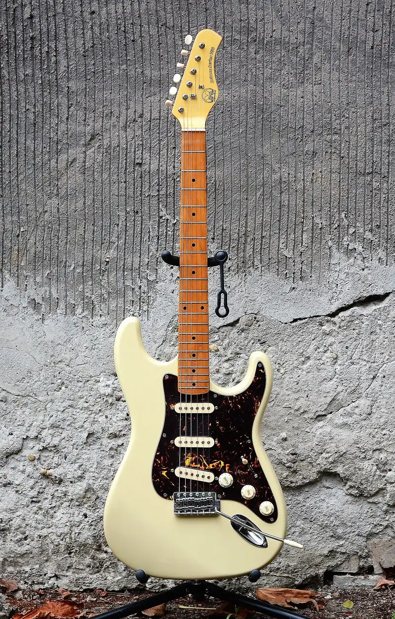 Hondo Deluxe Stratocaster Elektromos gitár