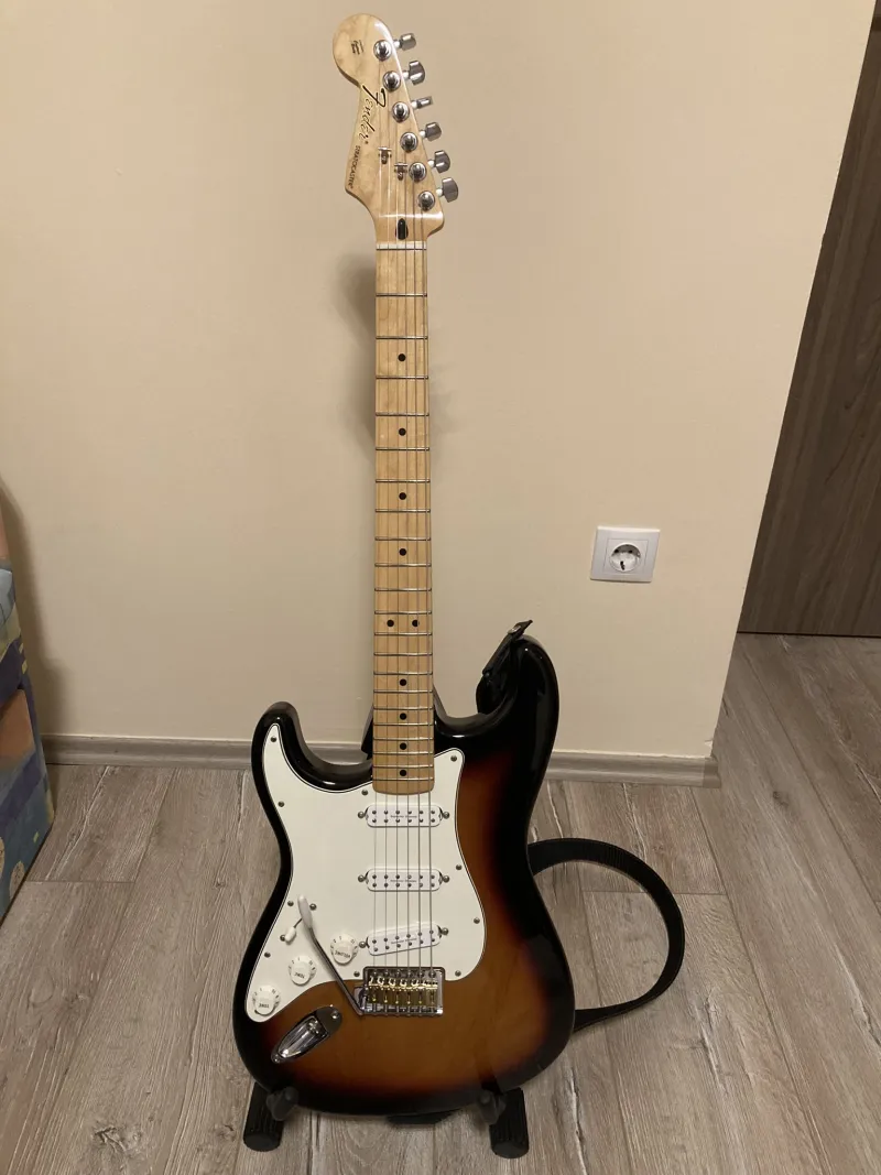 Fender Stratocaster Balkezes elektromos gitár