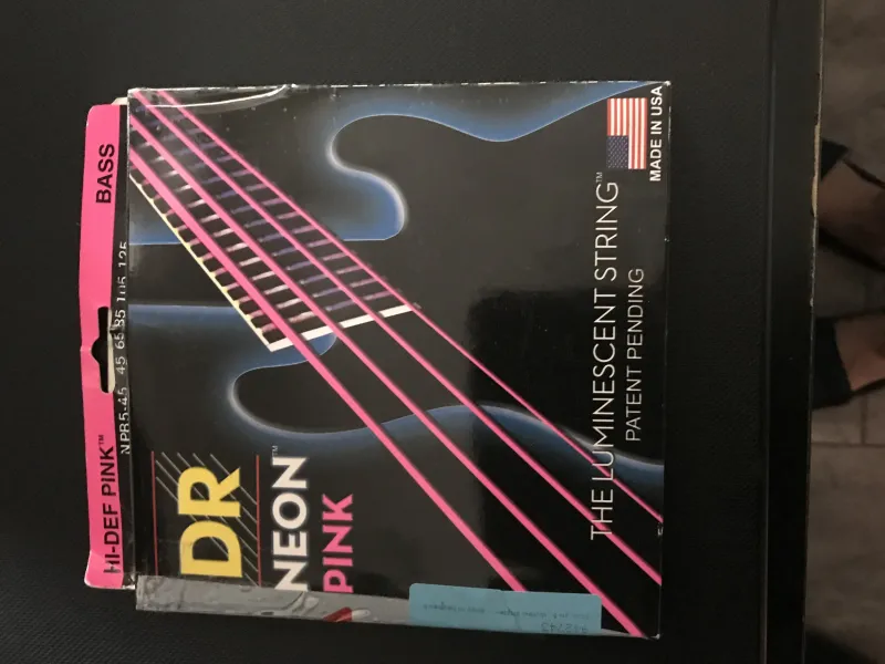 DR Strings Neon Pink 45-125 Bass guitar strings