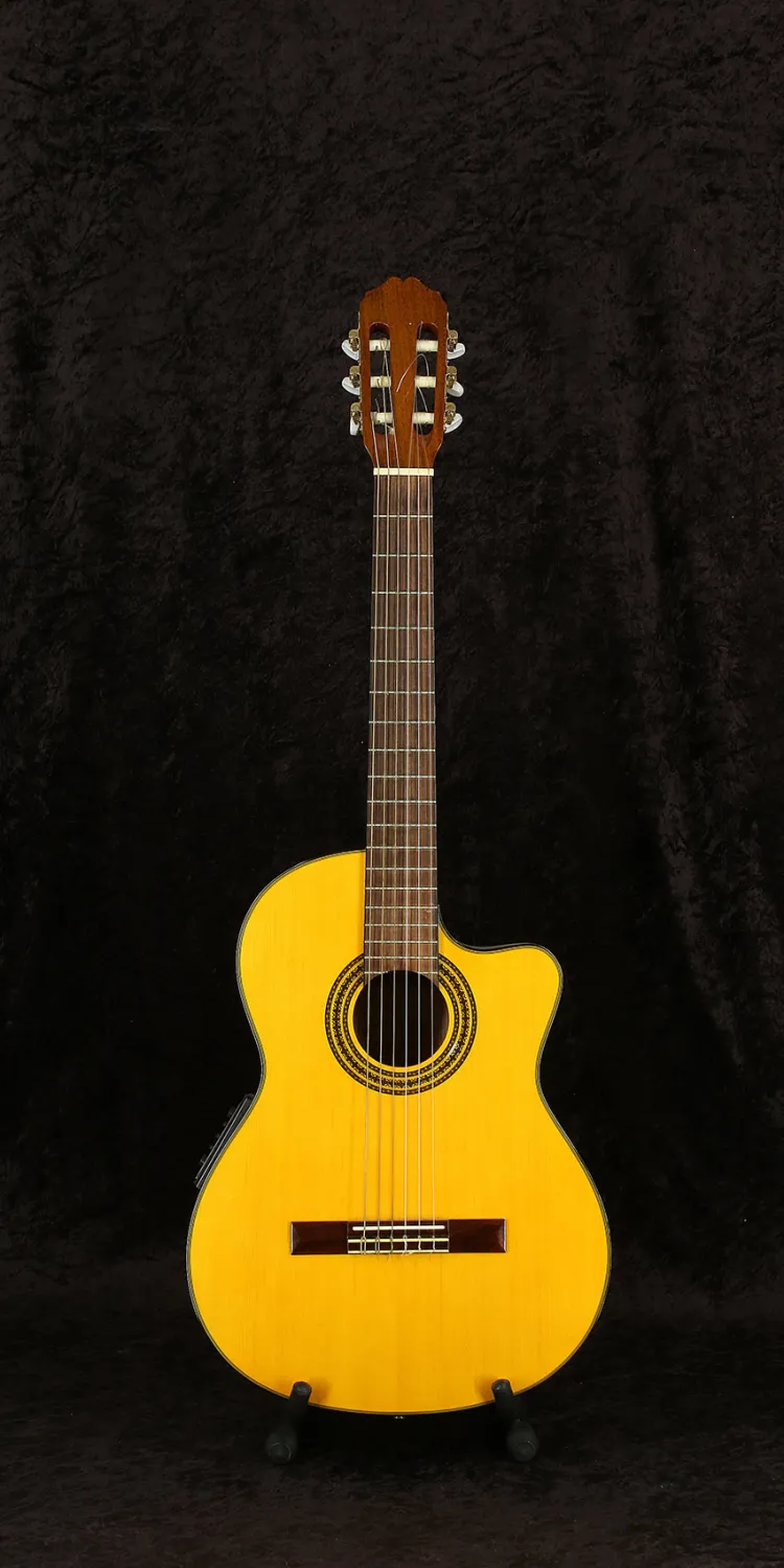 Takamine EG522C Elektroakusztikus klasszikus gitár