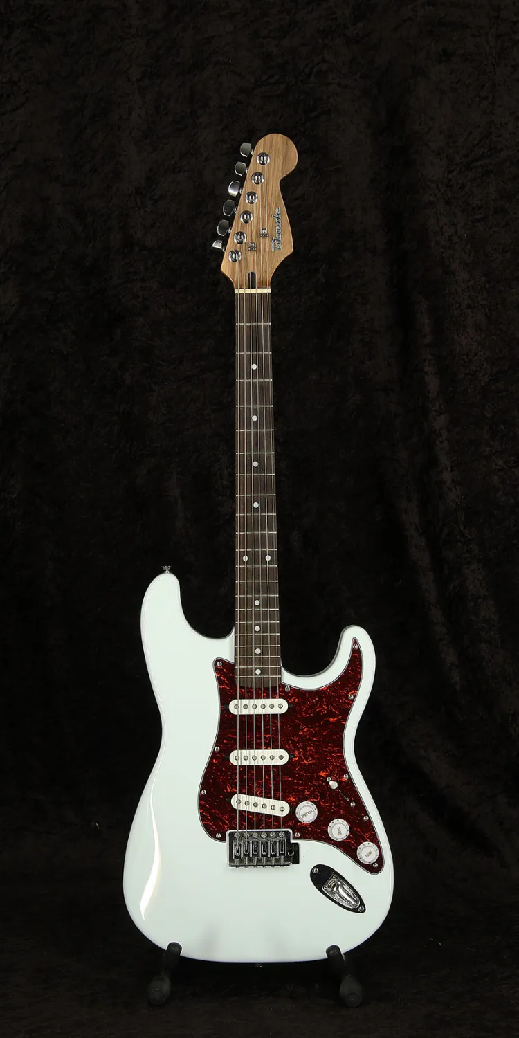 - Blonde Stratocaster Ford Transit fehér MIH Elektromos gitár