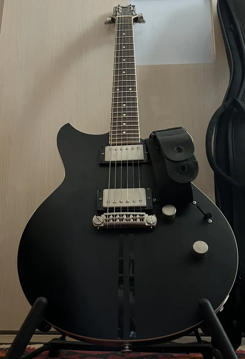 YAMAHA Revstar RS820 Elektromos gitár